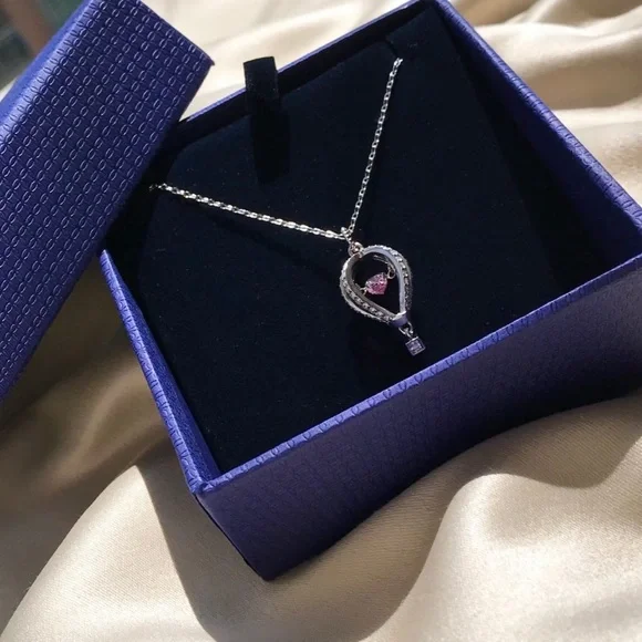 Swarovski into the sky Necklace - Picture 5 of 9